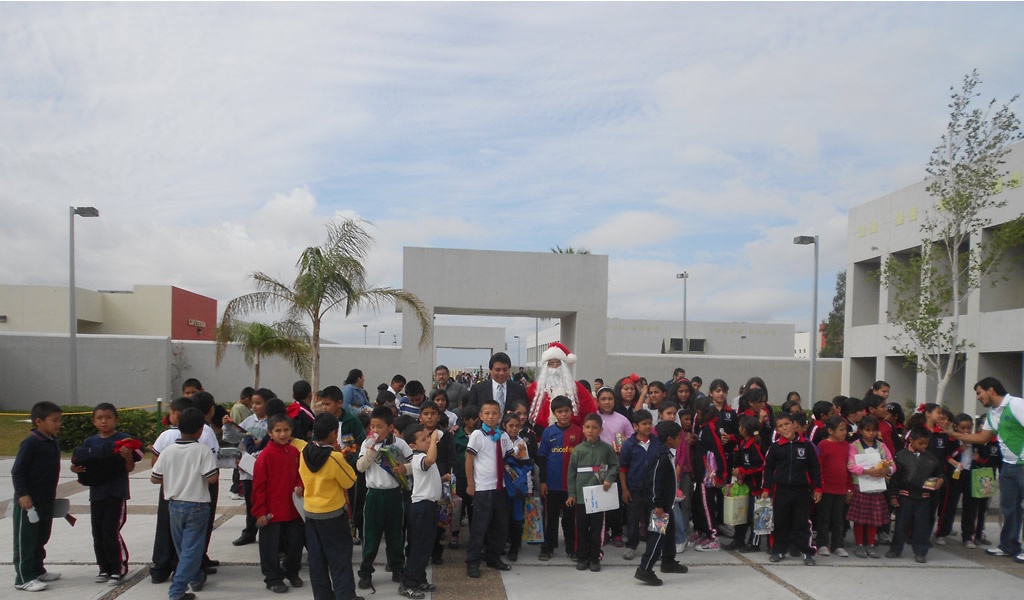 Ofrece UTM posada navideña a  niños de comunidades ejidales