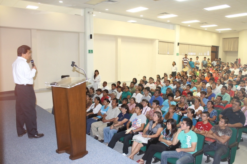 Más de 800 padres de familia visitan la  Universidad Tecnológica de Matamoros