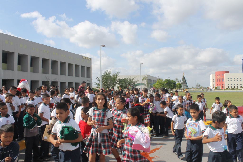 Universidad Tecnológica de Matamoros ofrece posada navideña a niños de comunidades rurales