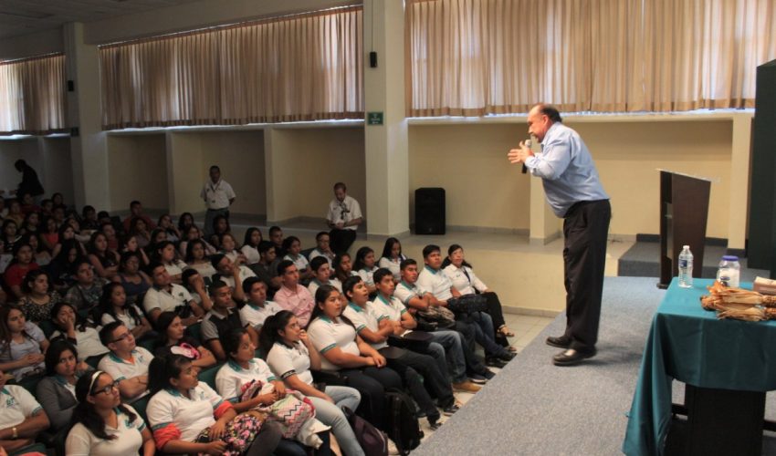 UTM IMPARTE CONFERENCIA “LA CLASIFICACIÒN DE LAS MERCANCÌAS POR MEDIO DE LA MERCEOLOGÌA”