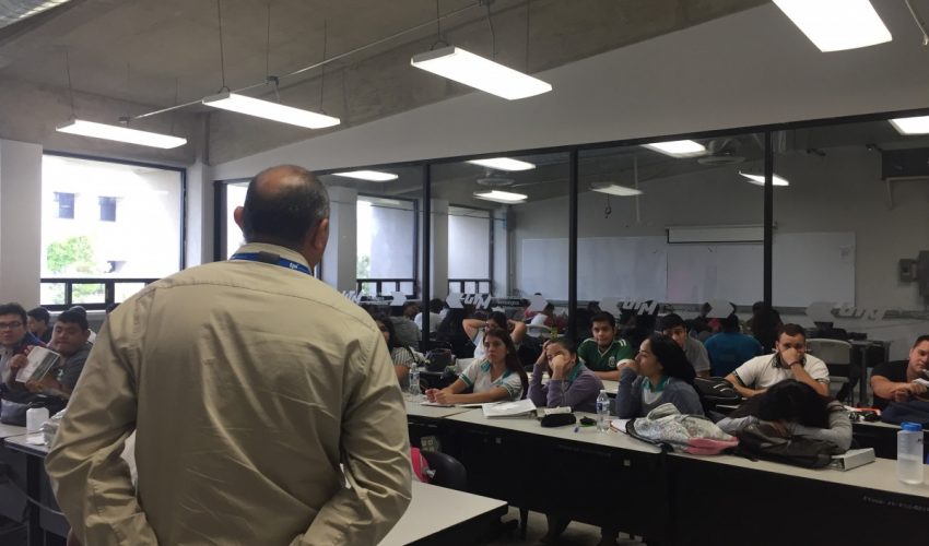 EMPRESA TPI VISITA A LA UT MATAMOROS PARA OFERTAR VACANTES.