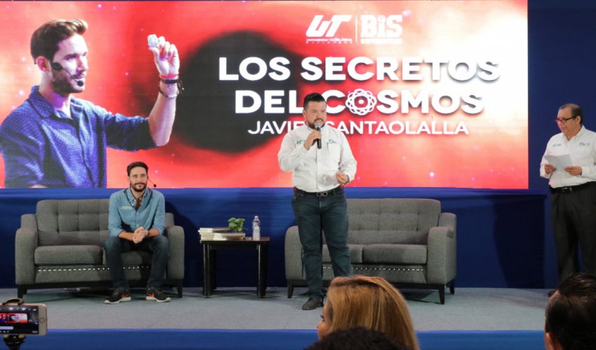 Javier Santaolalla imparte conferencia a alumnos de UTMatamoros