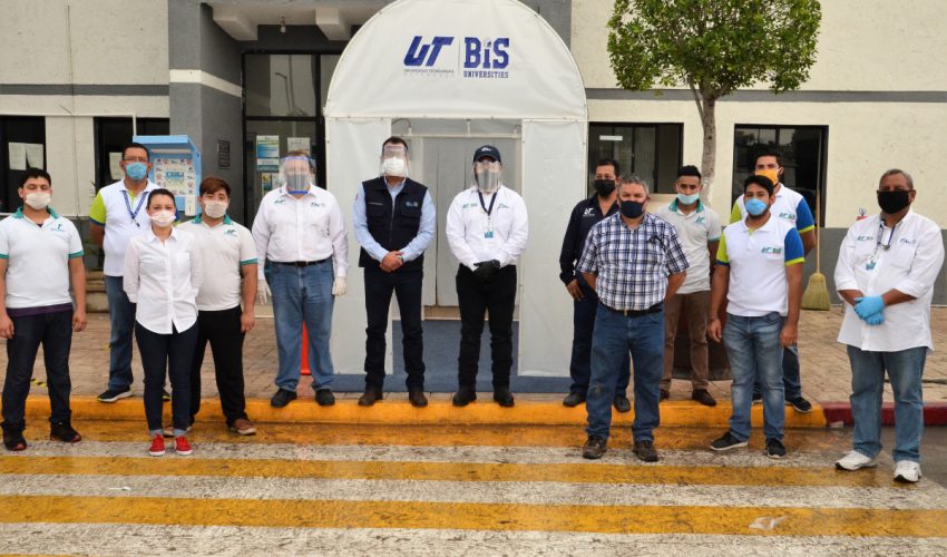 UTMatamoros entrega túnel sanitizante a la Presidencia Municipal de Valle Hermoso.