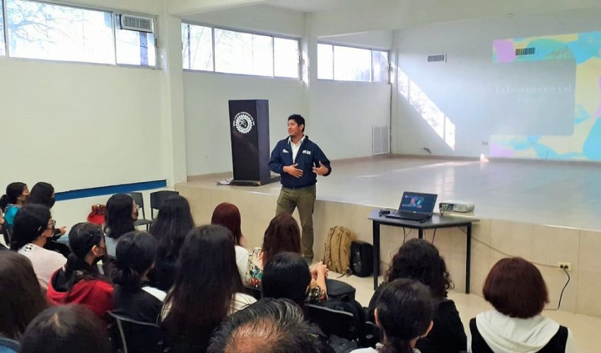 UTMatamoros presente en la Feria Vocacional del Cetis 130