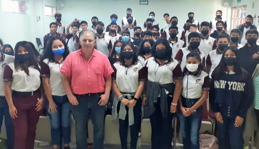 UTMatamoros imparte platica “Responsabilidad Social en los Negocios”