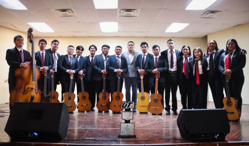¡Felicidades Campeones! – Rondalla