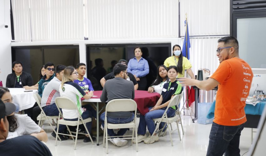 KOURA imparte Taller STEM al Estudiantes de la UTMatamoros.