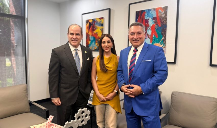 Fortaleciendo la colaboración internacional